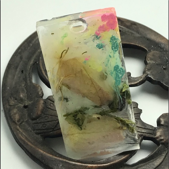 Rose petal resin pendant large bar with hole - Picture 8 of 16